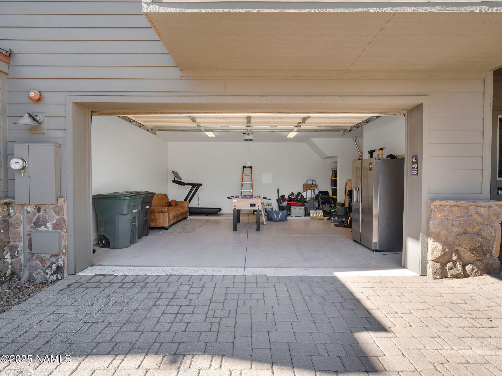 Flagstaff, Arizona, 86001, United States, 3 Bedrooms Bedrooms, ,3 BathroomsBathrooms,Residential,For Sale,1989174