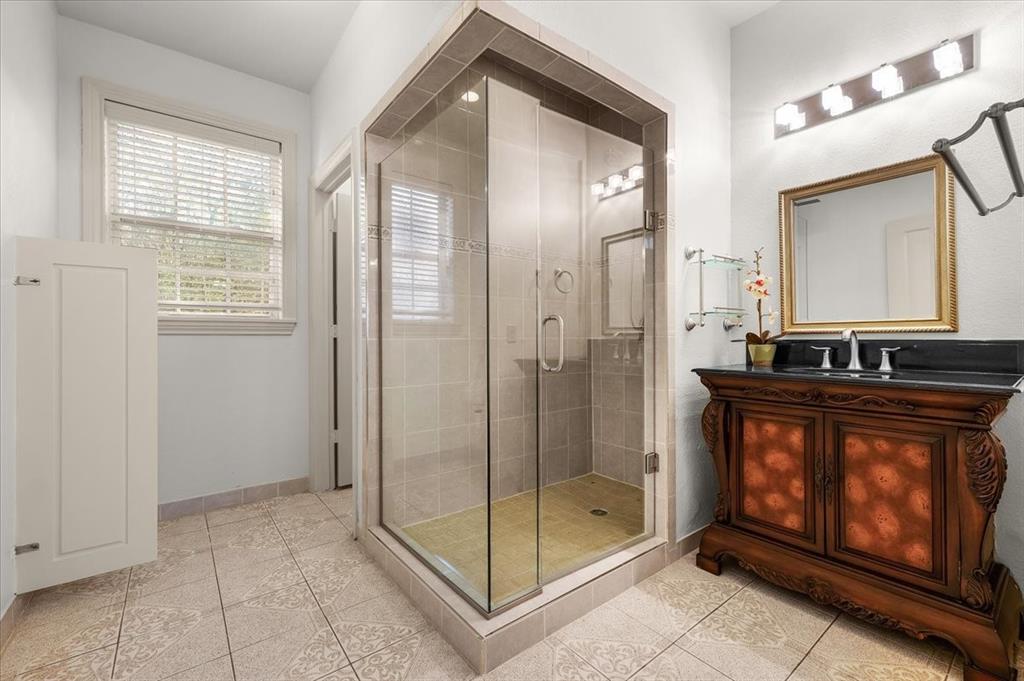 8248 Meadowbrook Drive, Fort Worth, Texas, 76120, United States, 5 Bedrooms Bedrooms, ,6 BathroomsBathrooms,Residential,For Sale,8248 Meadowbrook Drive,1666284