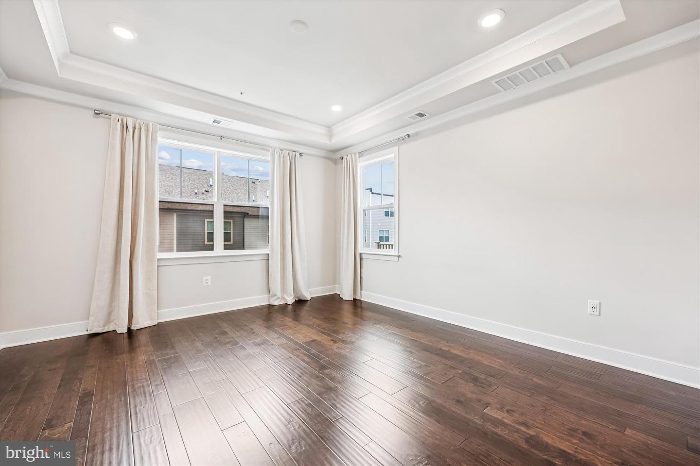 Gaithersburg, Maryland, 20878, United States, 4 Bedrooms Bedrooms, ,5 BathroomsBathrooms,Residential,For Sale,1949694