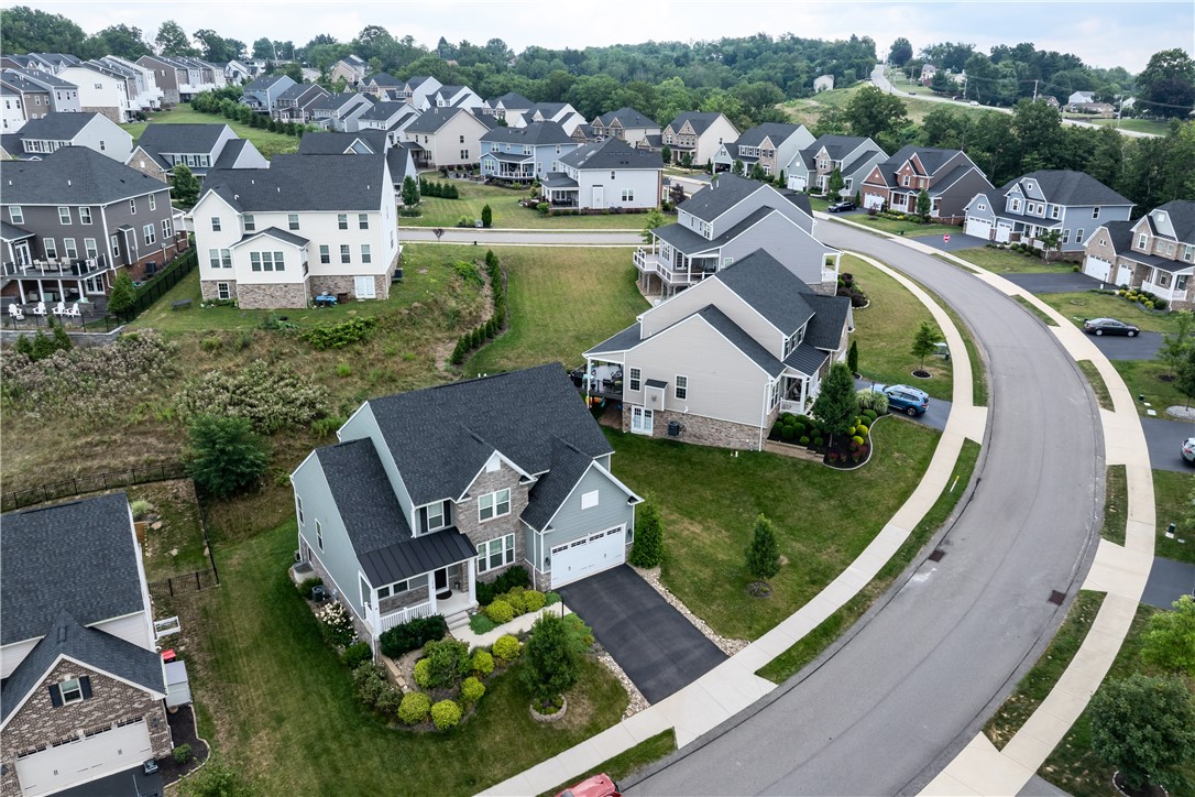 Robinson Twp, Pennsylvania, 15136, United States, 5 Bedrooms Bedrooms, ,4 BathroomsBathrooms,Residential,For Sale,1906122