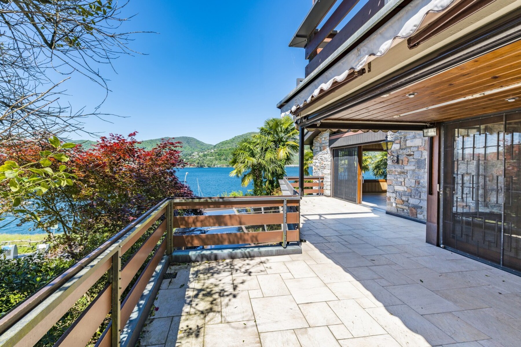  Enchanting villa with panoramic view of the lake - 物件實景