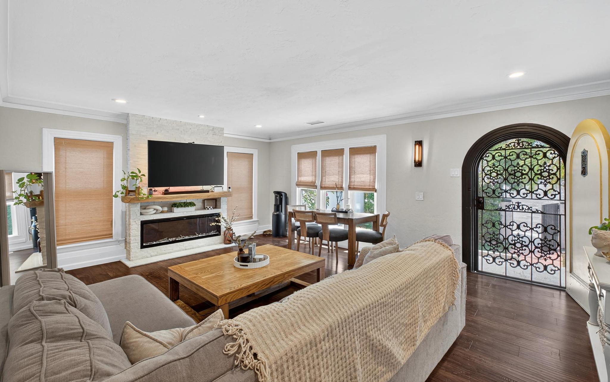 San Pedro, California, 90731, United States, 3 Bedrooms Bedrooms, ,2 BathroomsBathrooms,Residential,For Sale,1923200