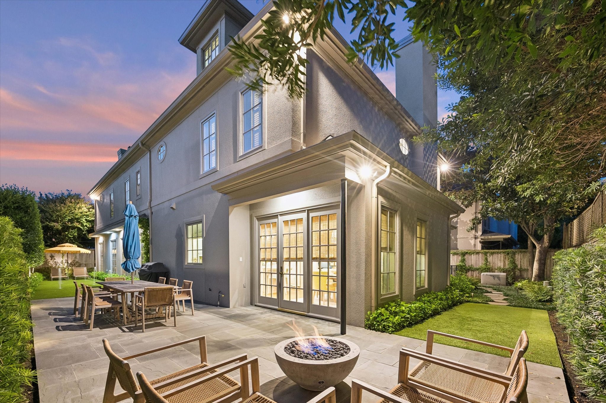  19 E Briar Hollow Lane - 物件實景