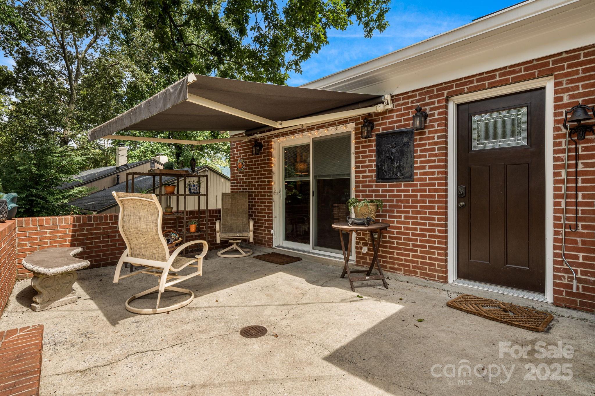 Asheville, North Carolina, 28804, United States, 3 Bedrooms Bedrooms, ,2 BathroomsBathrooms,Residential,For Sale,1916392