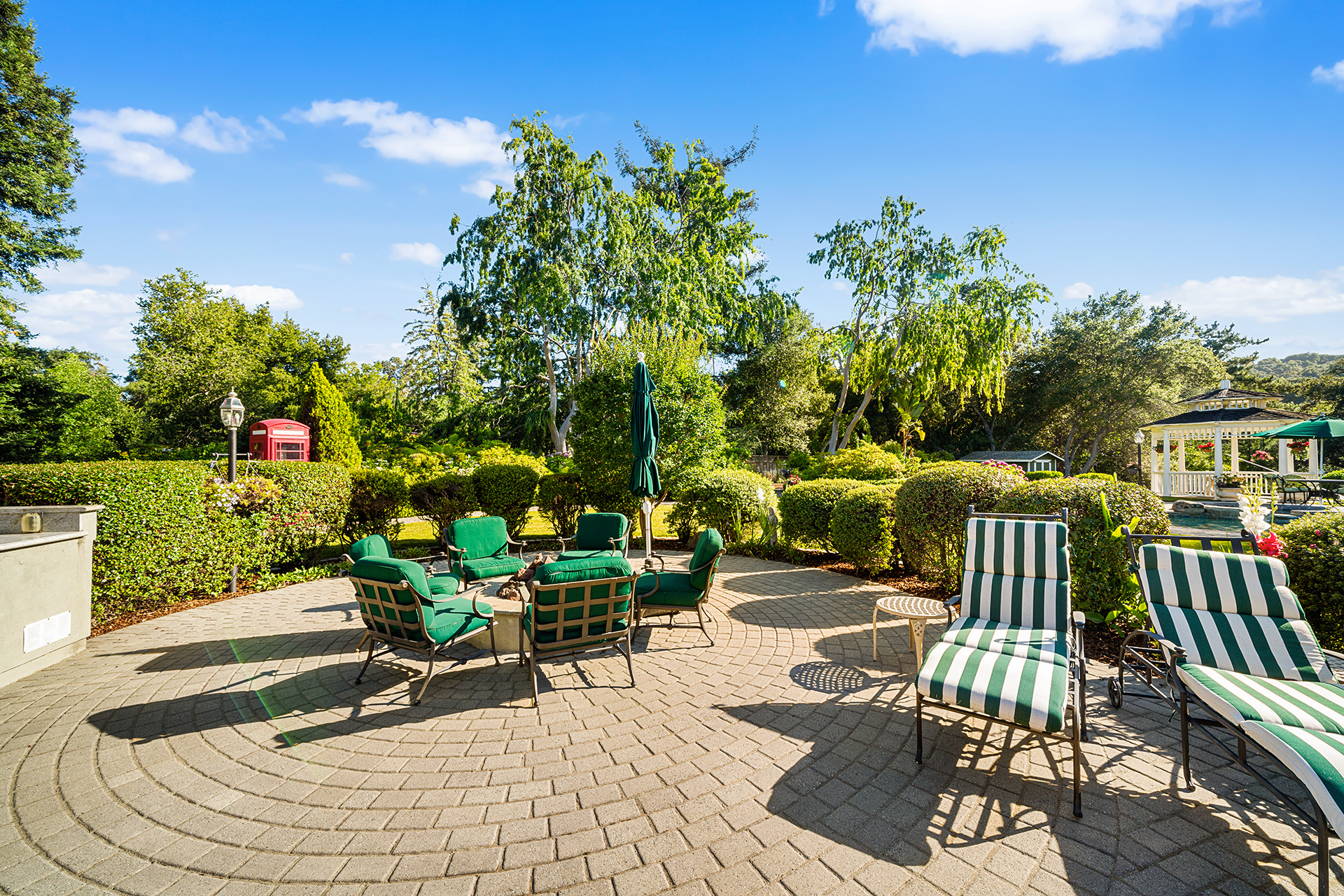  Stunning Saratoga Estate on Expansive Private Grounds - 物件實景