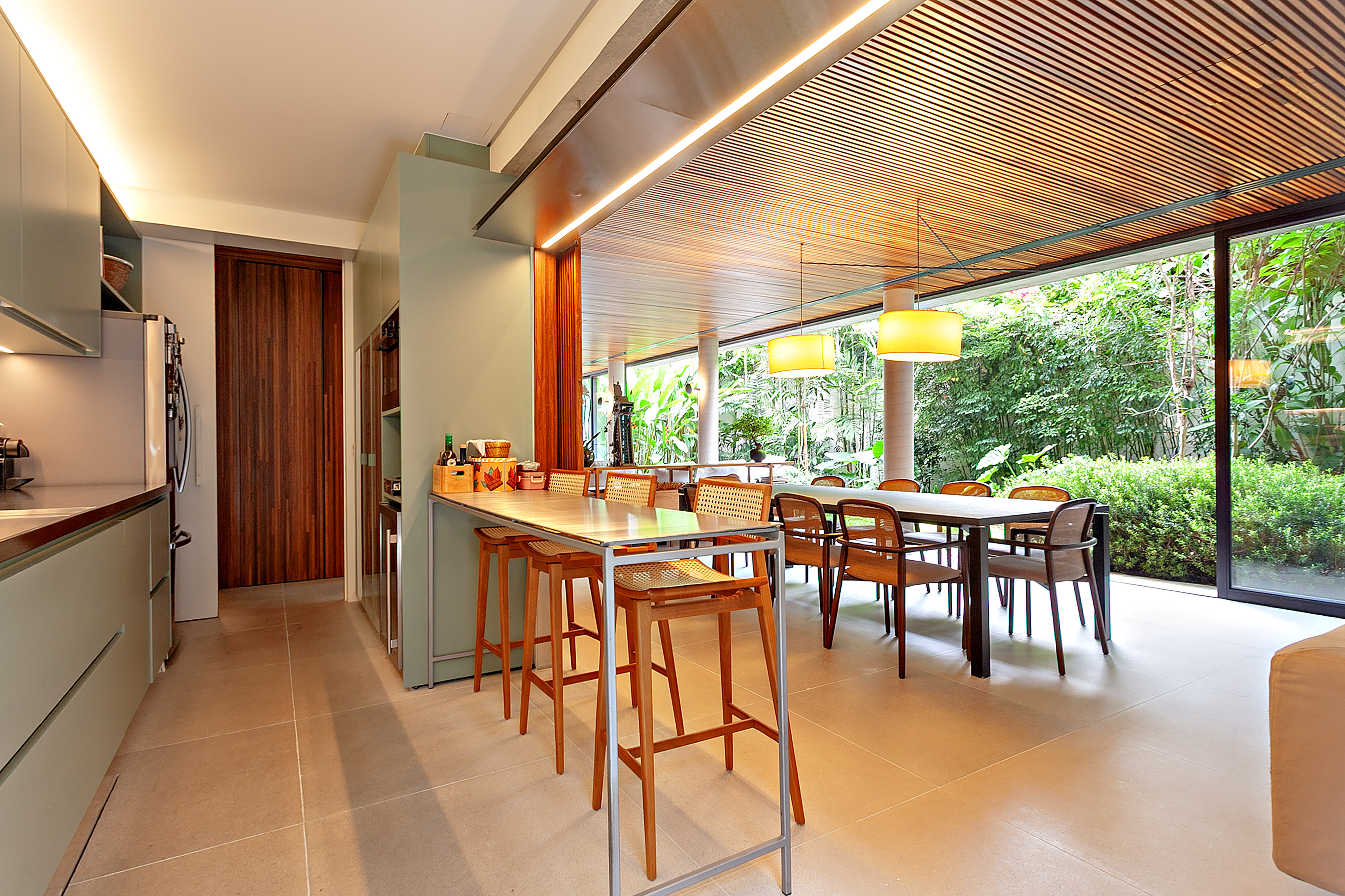  Contemporary residence in a private condominium with pool and integrated living - 物件實景