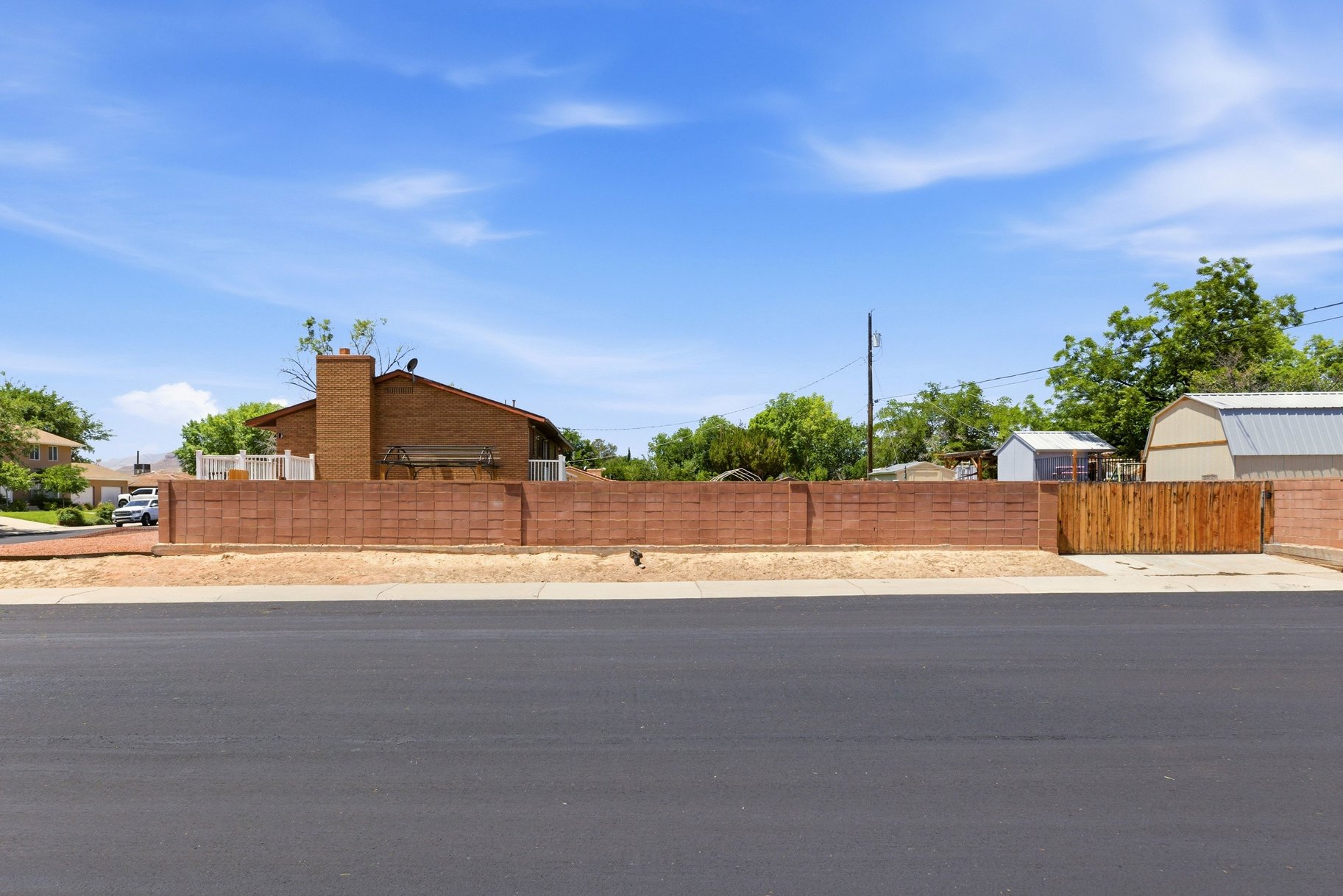  Beautiful Large Corner Lot in Santa Clara Utah__Lots of RV Parking - 物件實景