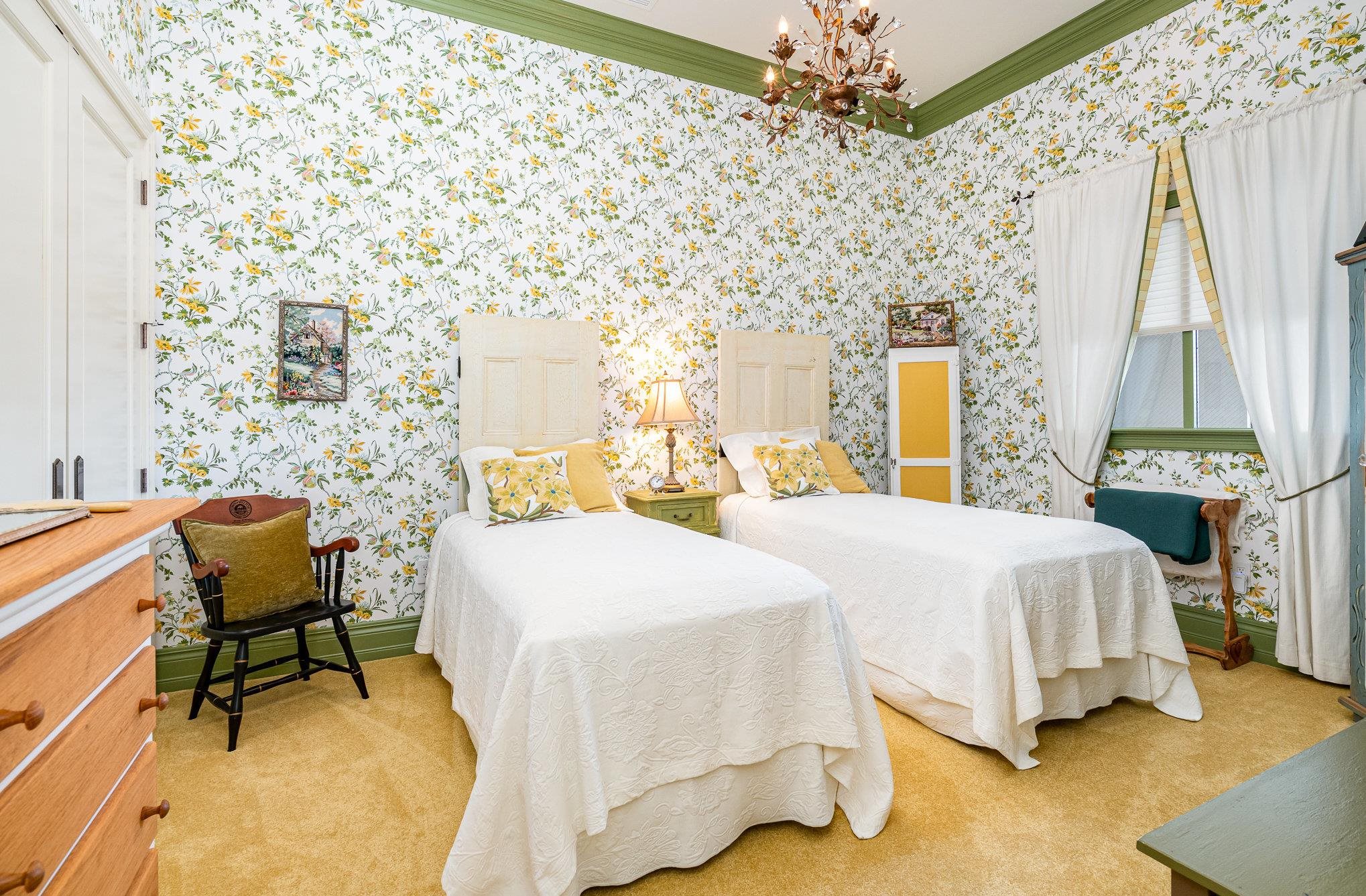 Bay City, Michigan, 48707, United States, 4 Bedrooms Bedrooms, ,5 BathroomsBathrooms,Residential,For Sale,2005481