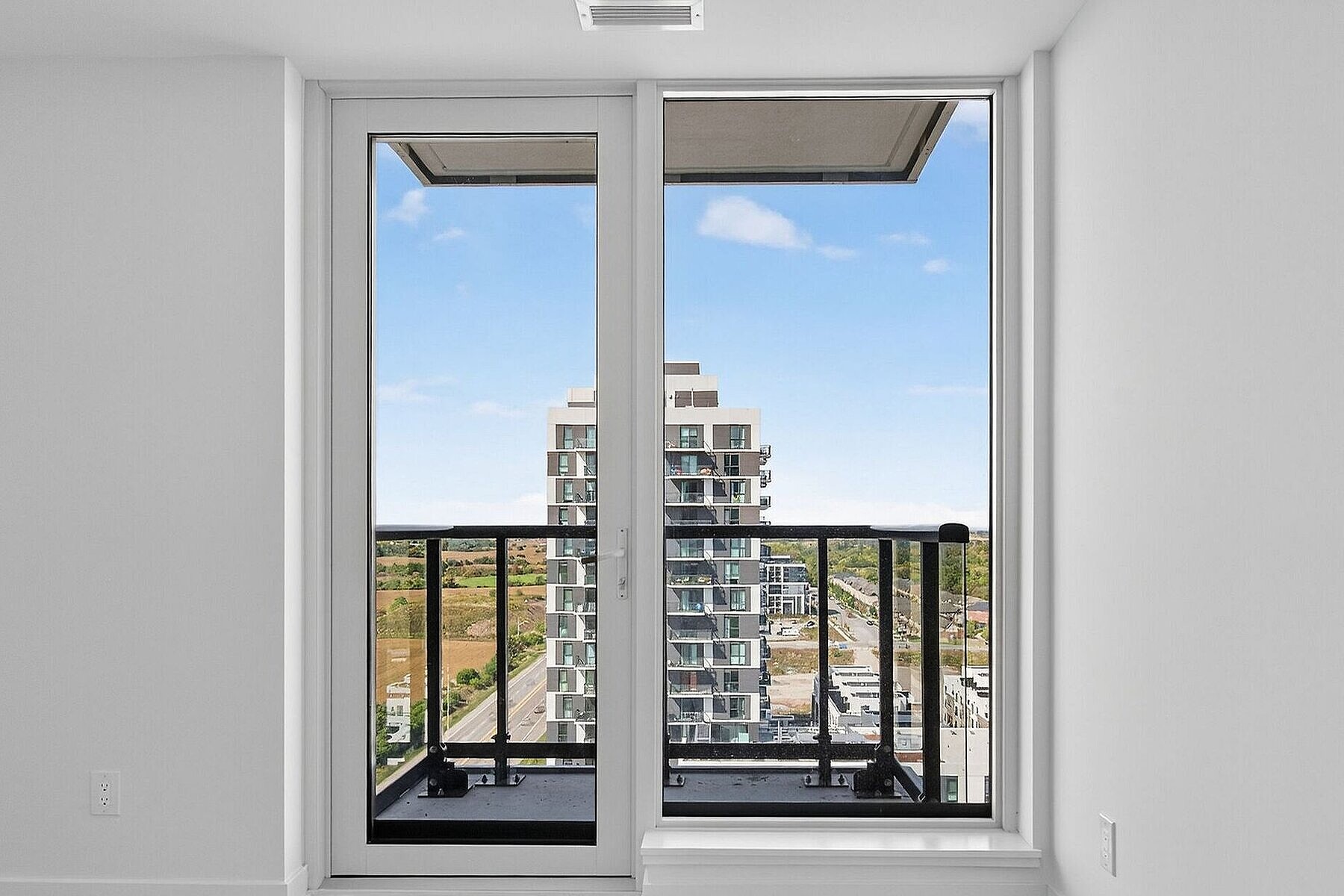  North Oak Condos - 物件實景
