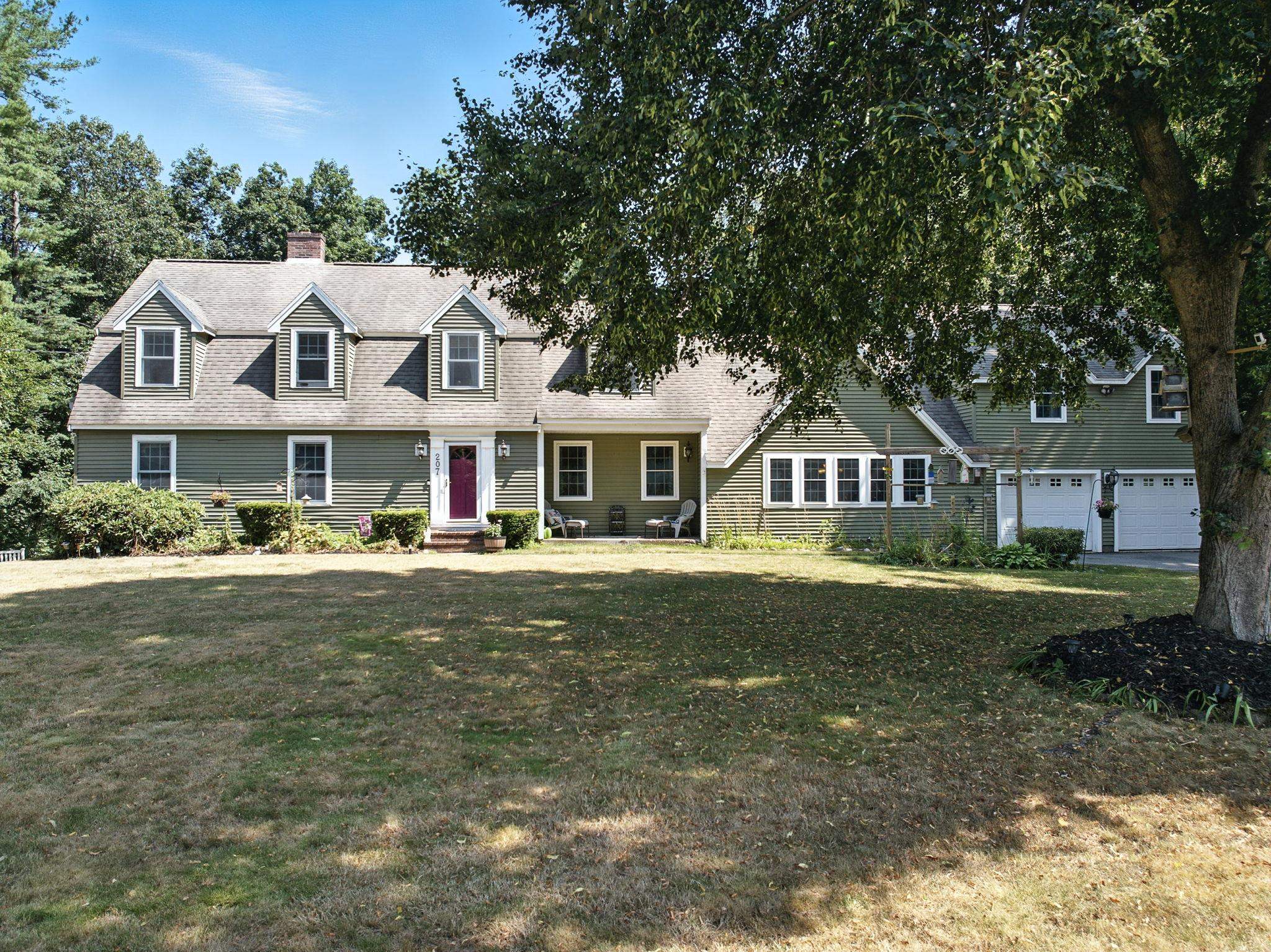 Plaistow, New Hampshire, 03865, United States, 4 Bedrooms Bedrooms, ,3 BathroomsBathrooms,Residential,For Sale,1987491
