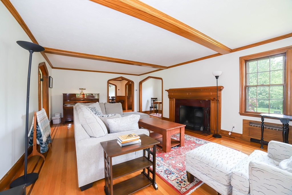 Worcester, Massachusetts, 01609, United States, 5 Bedrooms Bedrooms, ,4 BathroomsBathrooms,Residential,For Sale,1907639