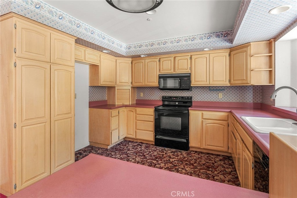 Forest Falls, California, 92339, United States, 2 Bedrooms Bedrooms, ,3 BathroomsBathrooms,Residential,For Sale,1928200