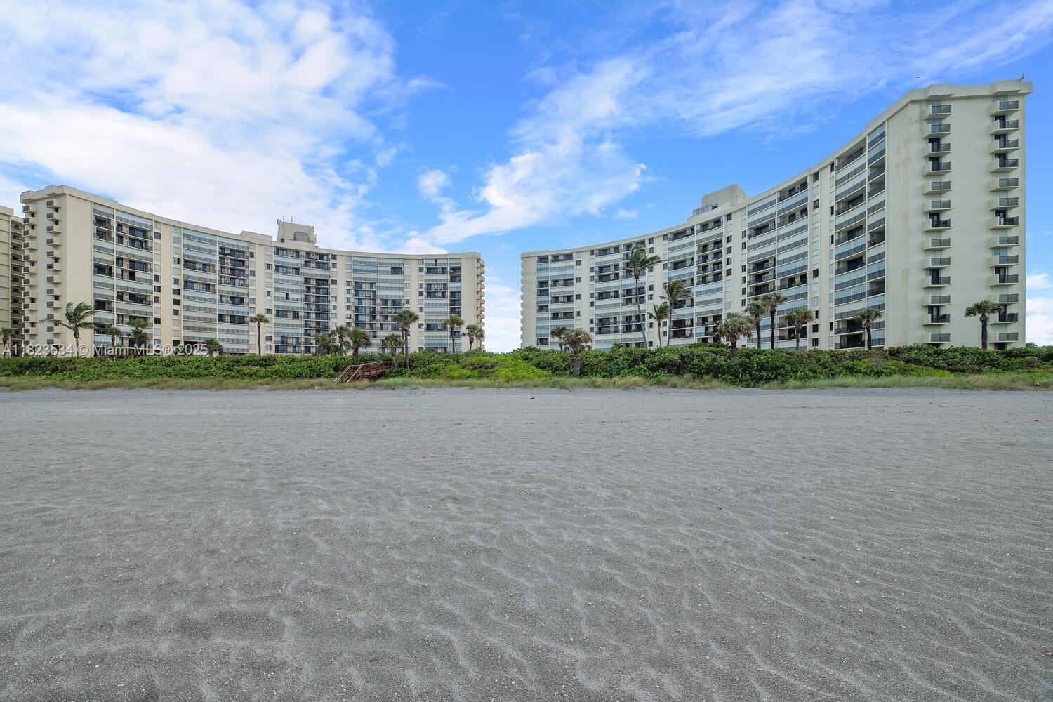 Jupiter, Florida, 33477, United States, 2 Bedrooms Bedrooms, ,2 BathroomsBathrooms,Residential,For Sale,1866717