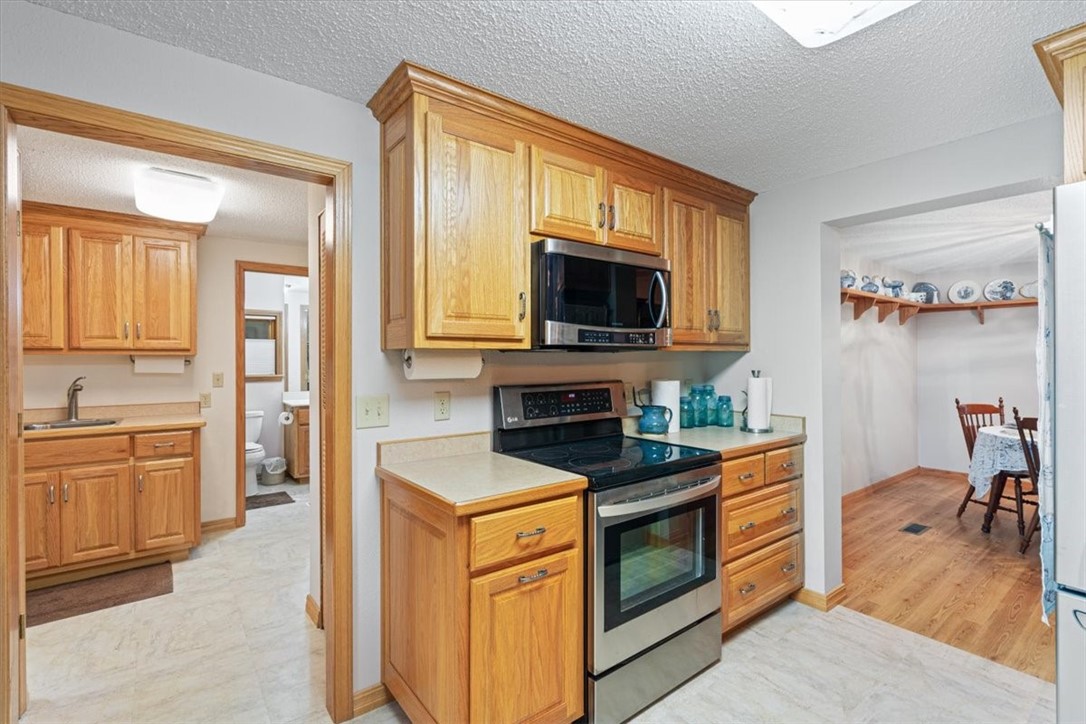 Anderson, Missouri, 64831, United States, 3 Bedrooms Bedrooms, ,2 BathroomsBathrooms,Residential,For Sale,1866248