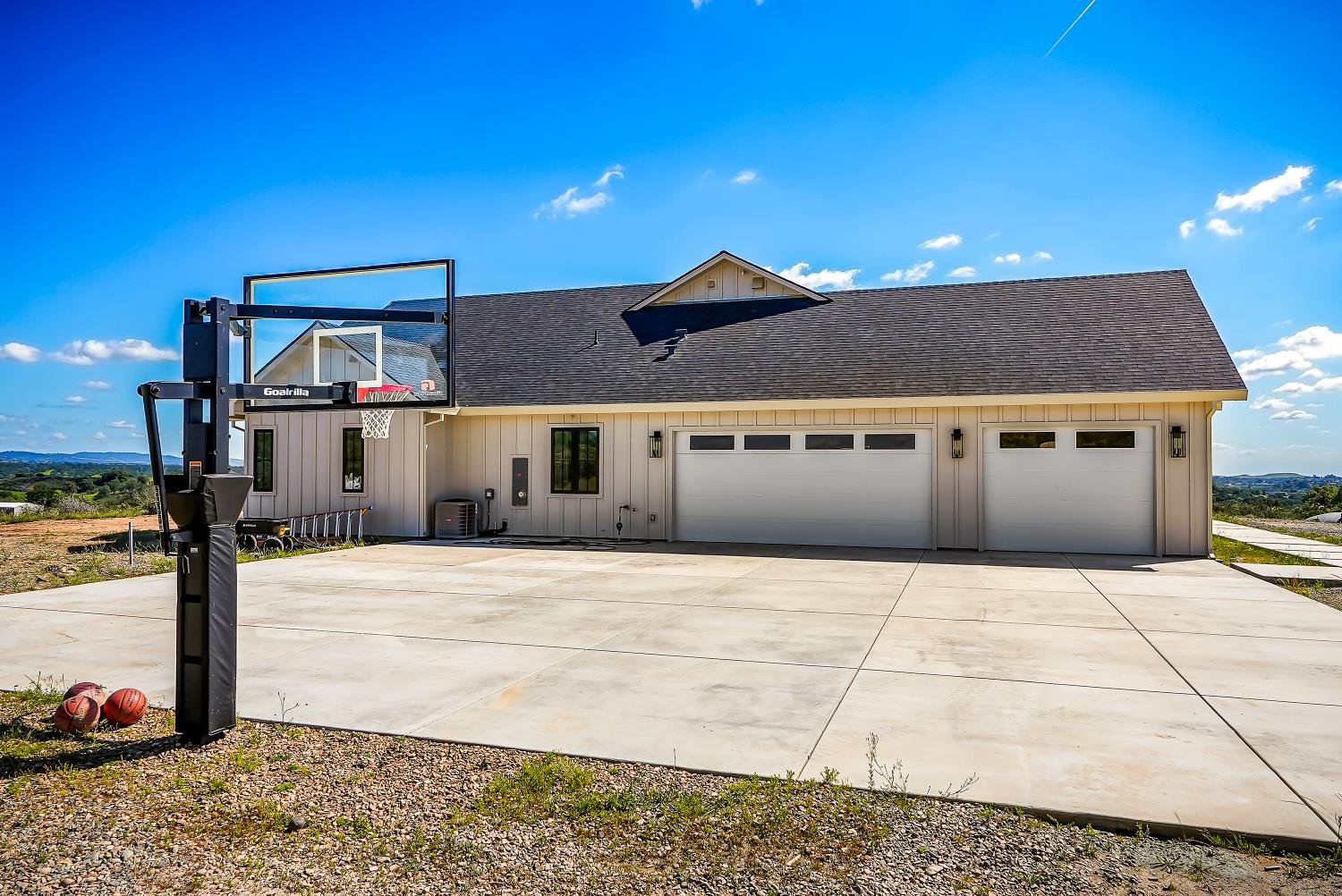 Burson, California, 95225, United States, 4 Bedrooms Bedrooms, ,4 BathroomsBathrooms,Residential,For Sale,2040271