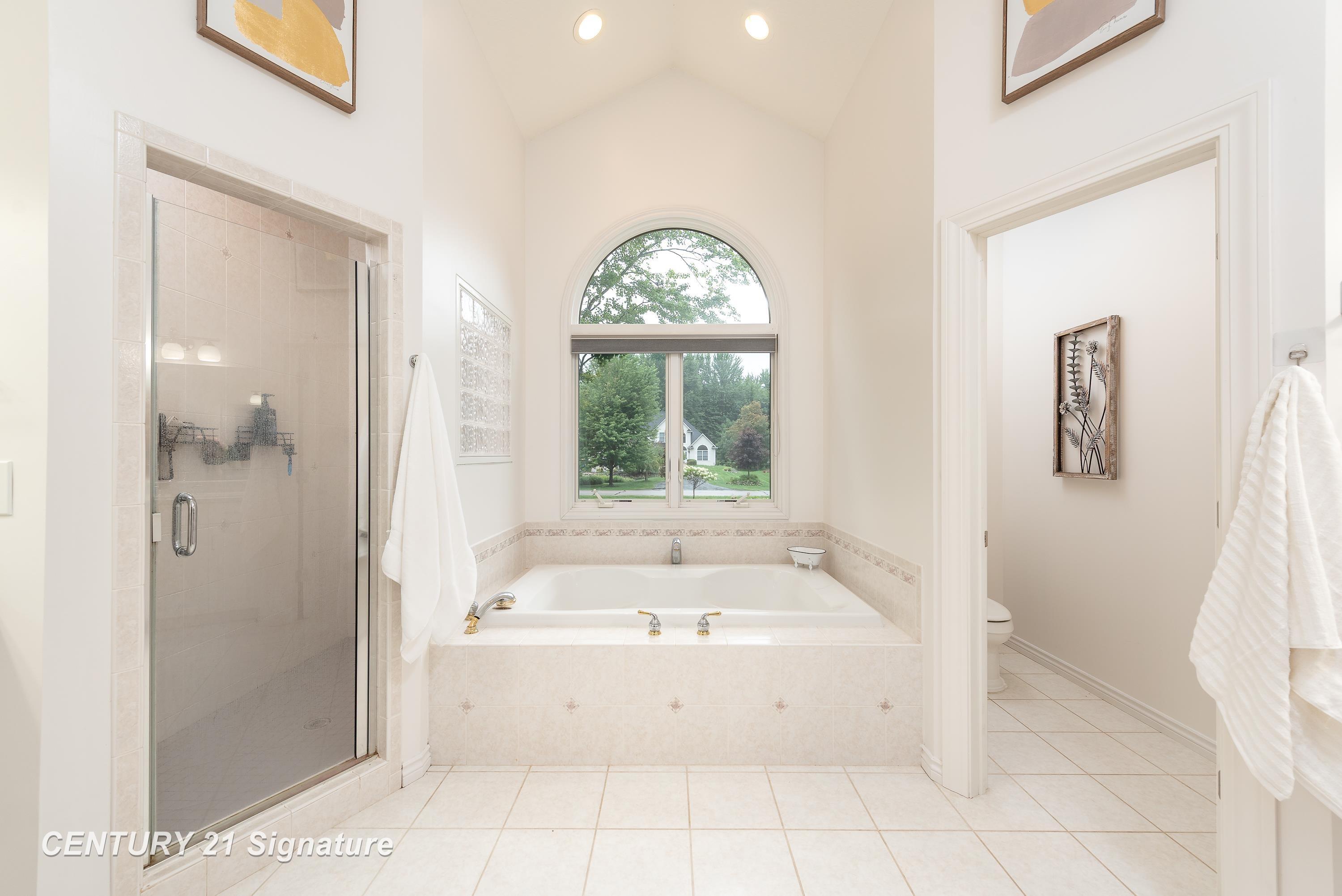 Midland, Michigan, 48642, United States, 4 Bedrooms Bedrooms, ,4 BathroomsBathrooms,Residential,For Sale,1981161