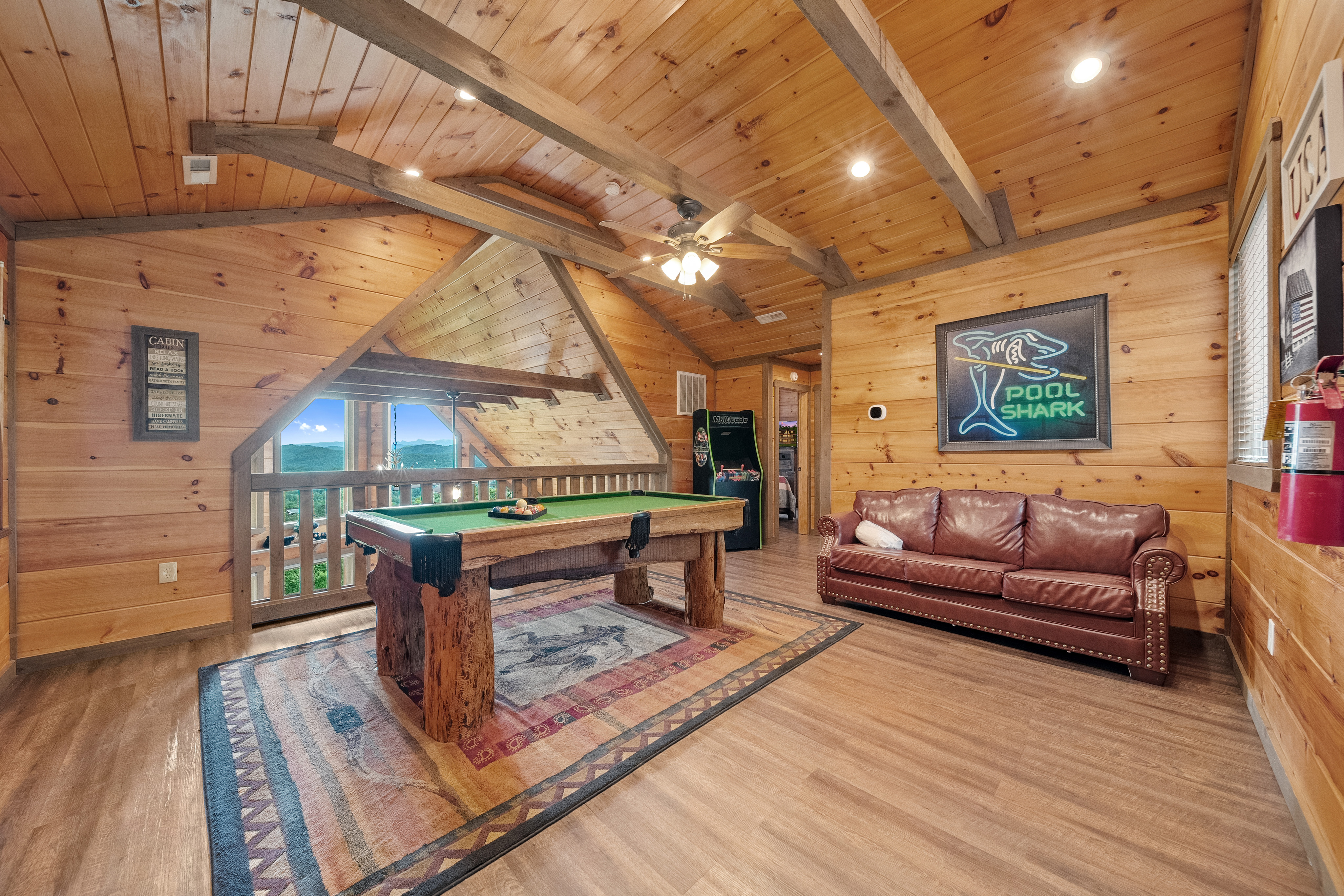 Sevierville, Tennessee, 37862, United States, 5 Bedrooms Bedrooms, ,7 BathroomsBathrooms,Residential,For Sale,1977744