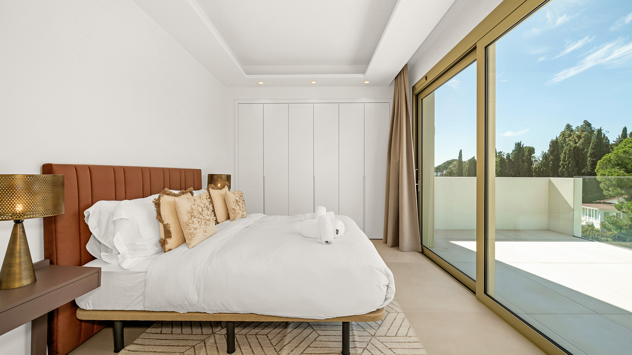  3-bedroom penthouse duplex with pool and sea views in Benalús, Marbella - 物件實景