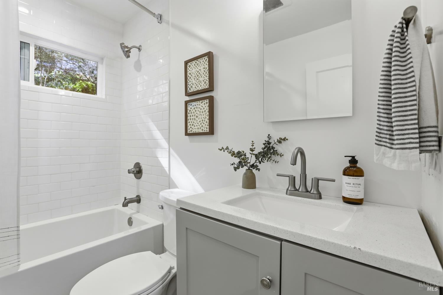 San Rafael, California, 94901, United States, 3 Bedrooms Bedrooms, ,1 BathroomBathrooms,Residential,For Sale,1987980