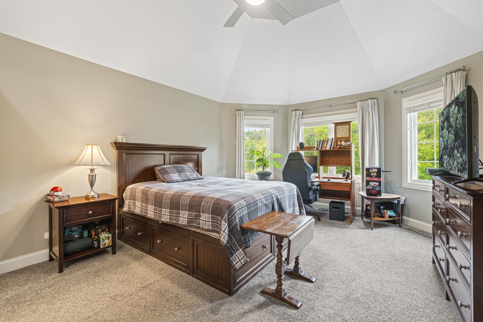 Batavia, Illinois, 60510, United States, 4 Bedrooms Bedrooms, ,6 BathroomsBathrooms,Residential,For Sale,1988116