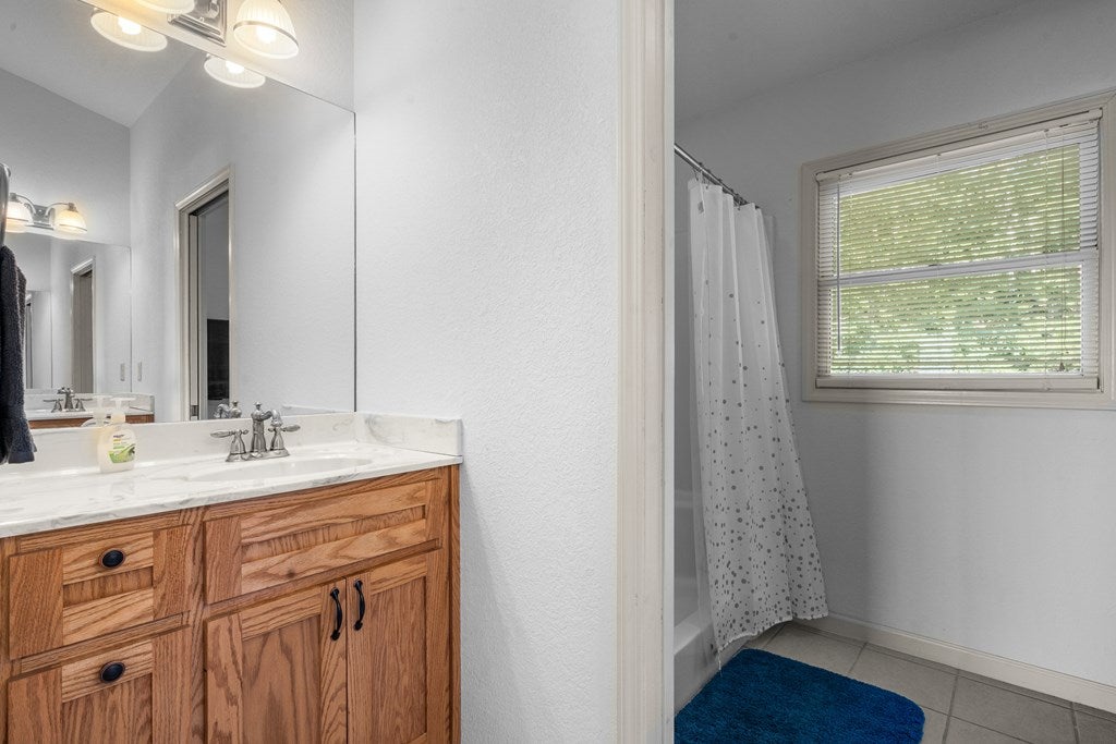 Murphy, North Carolina, 28096, United States, 4 Bedrooms Bedrooms, ,4 BathroomsBathrooms,Residential,For Sale,1871298