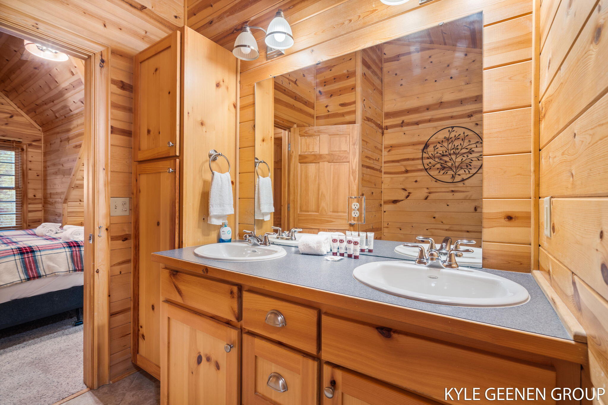 Saugatuck, Michigan, 49453, United States, 3 Bedrooms Bedrooms, ,2 BathroomsBathrooms,Residential,For Sale,1917281