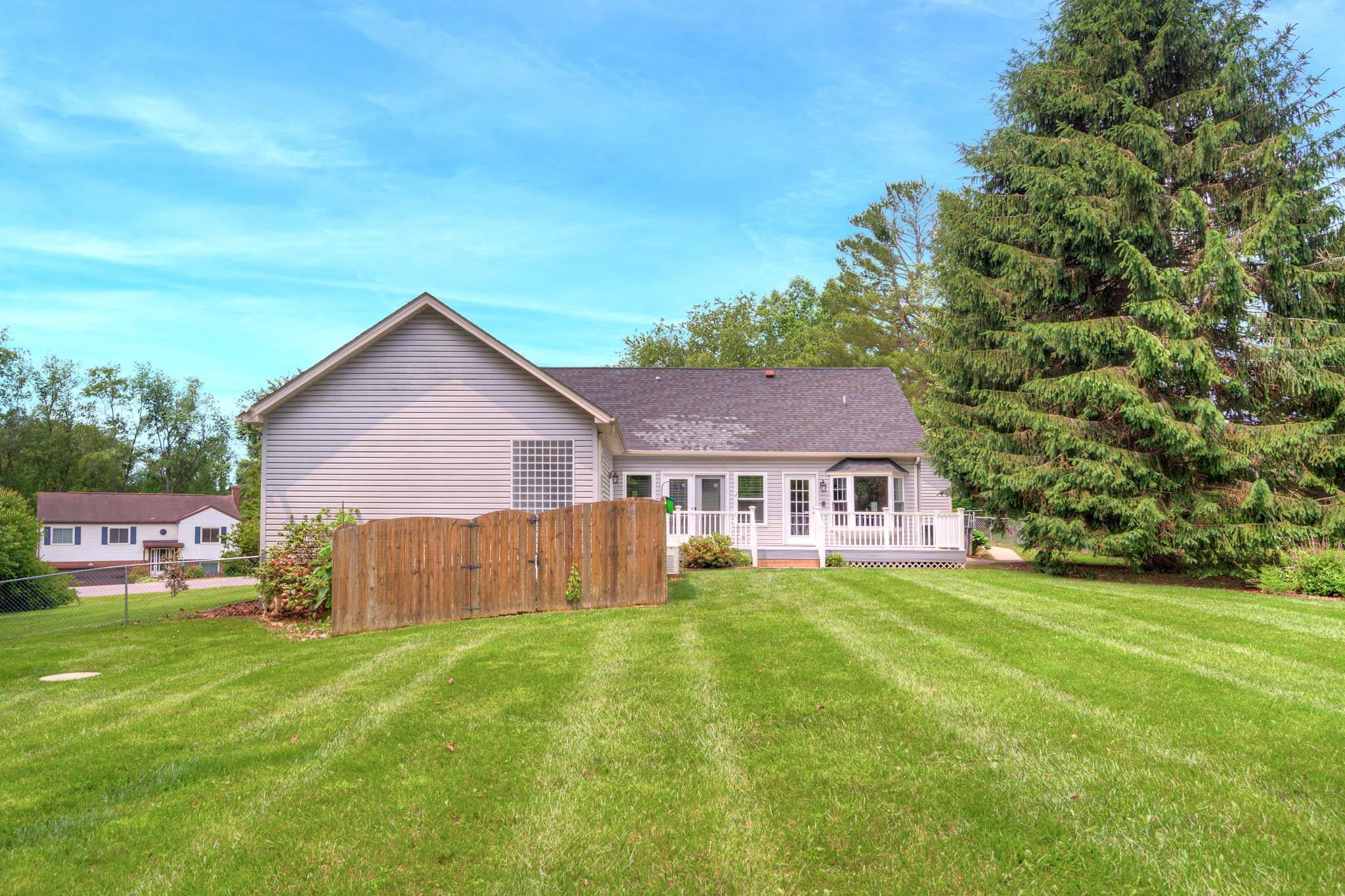 Blacksburg, Virginia, 24060, United States, 4 Bedrooms Bedrooms, ,3 BathroomsBathrooms,Residential,For Sale,1847433