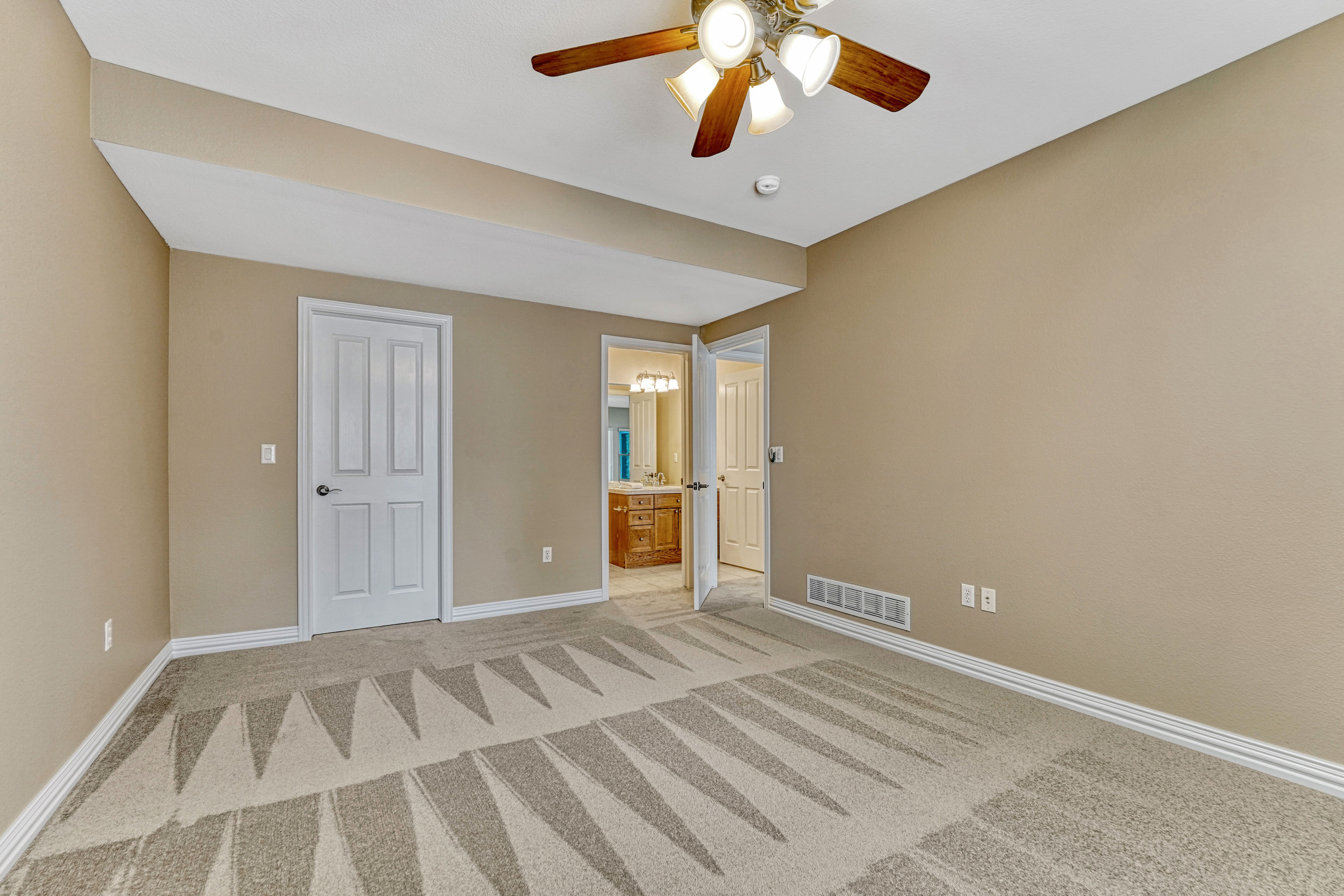  Forest Park Ranch Home with Golf Course Views - 物件實景