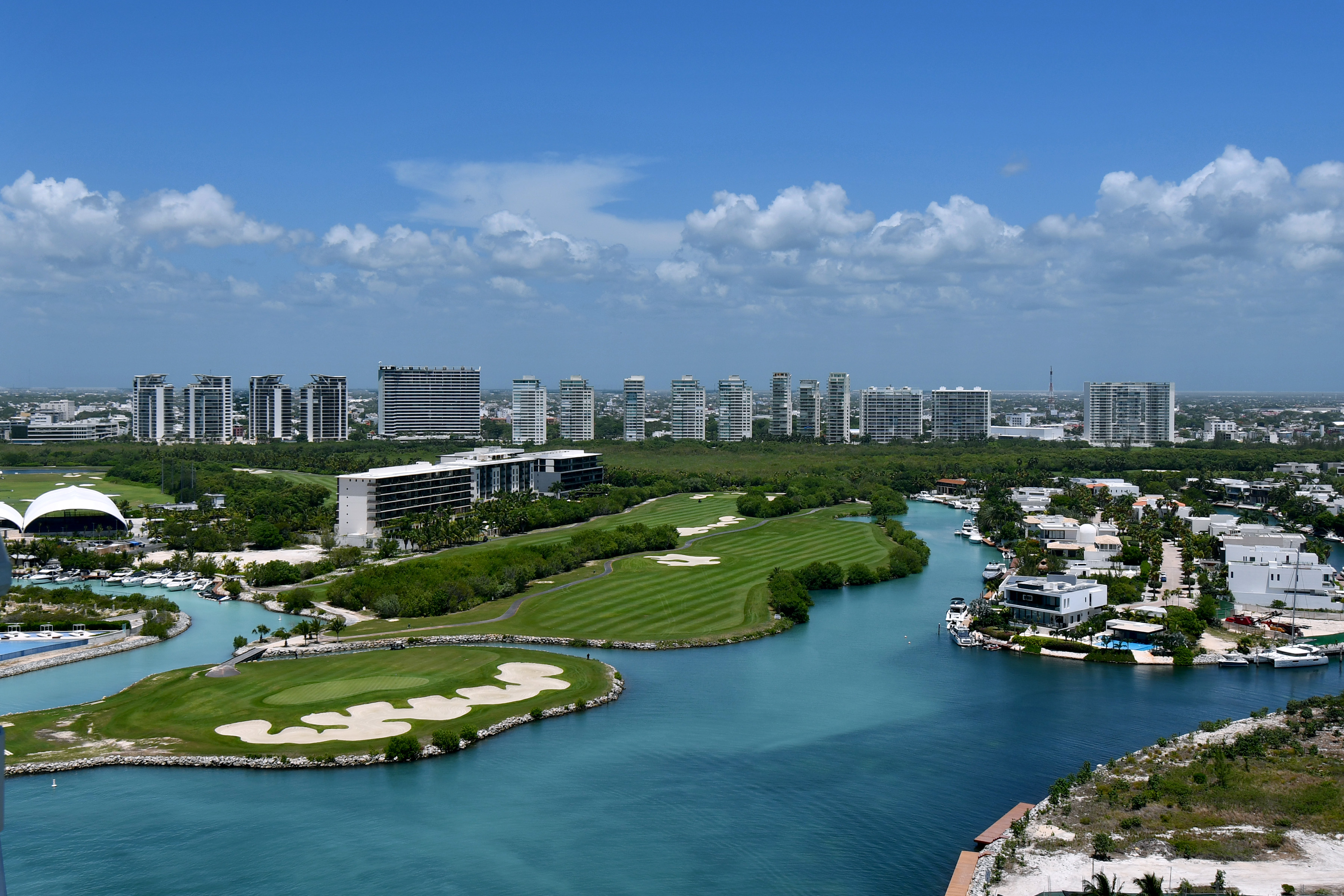  Oceanfront SLS Residences - 物件實景