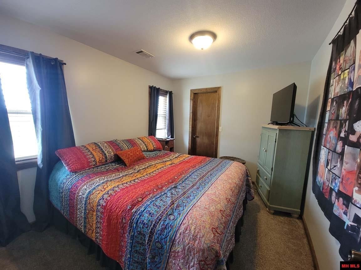 Franklin, Arkansas, 72536, United States, 5 Bedrooms Bedrooms, ,3 BathroomsBathrooms,Residential,For Sale,2039811