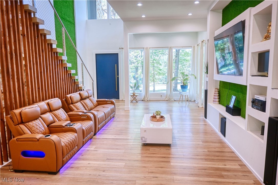 Medina, Ohio, 44256, United States, 5 Bedrooms Bedrooms, ,5 BathroomsBathrooms,Residential,For Sale,1976379