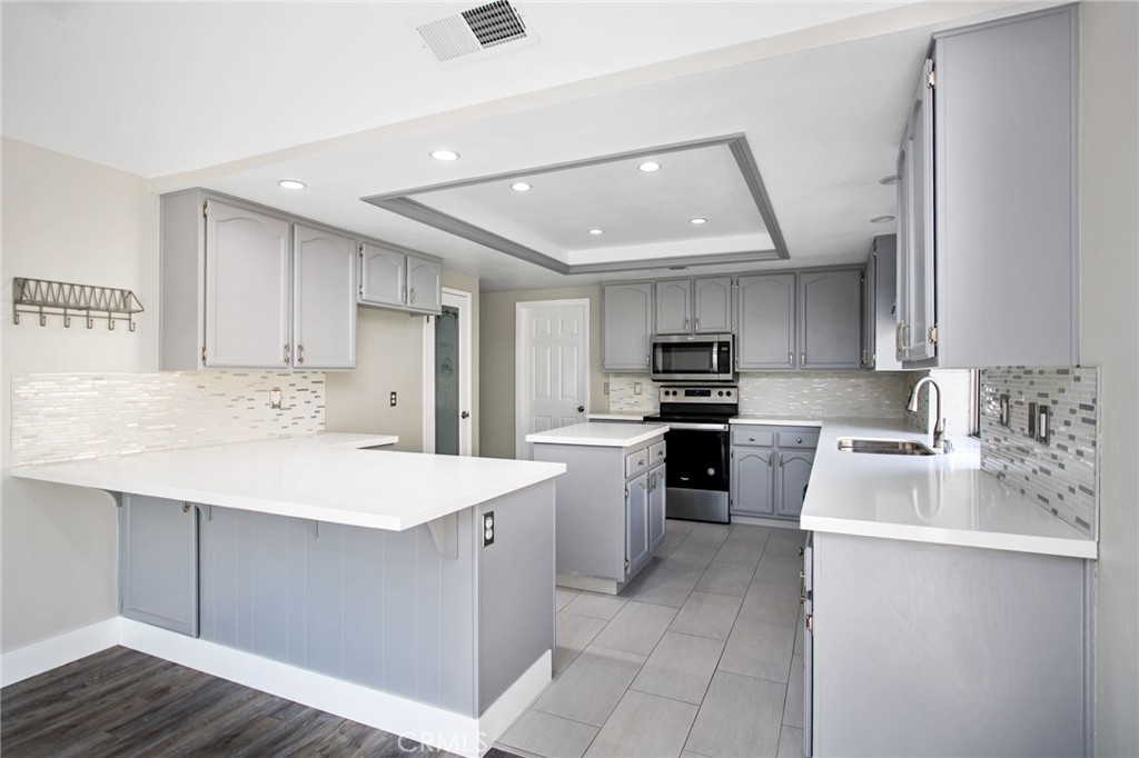 Canyon Lake, California, 92587, United States, 3 Bedrooms Bedrooms, ,2 BathroomsBathrooms,Residential,For Sale,1984479