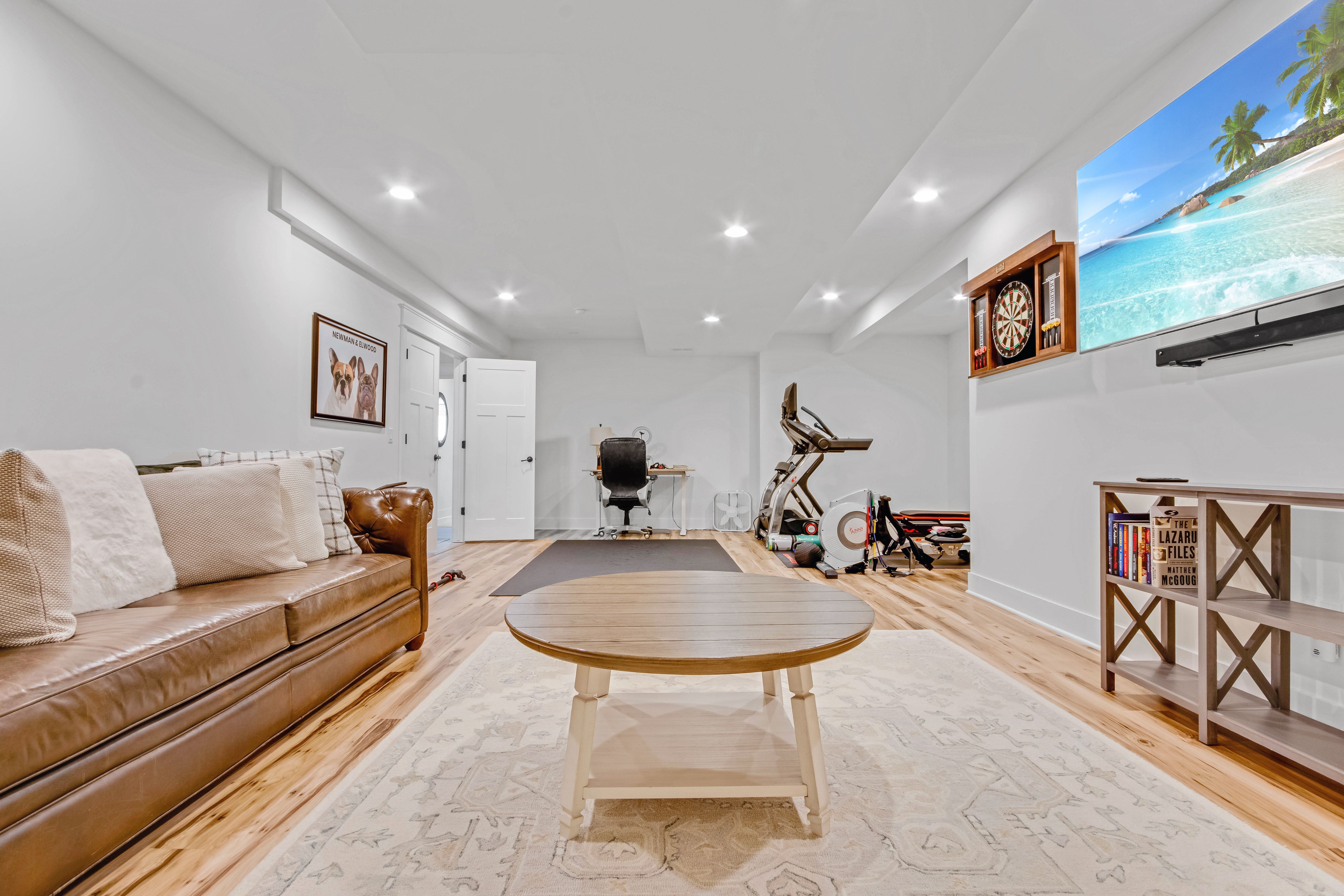  Stunning Four Bedroom Residence in Desirable Neighborhood - 物件實景
