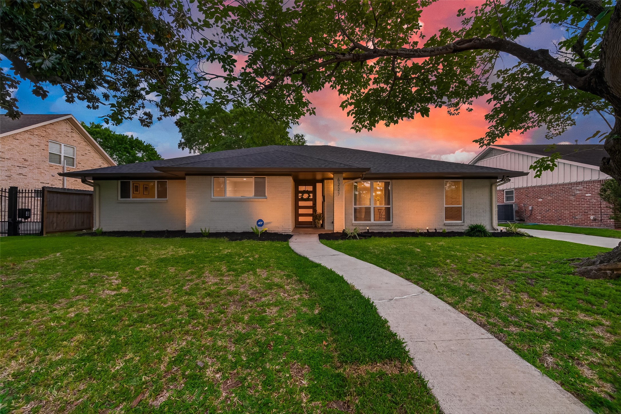  6227 Yarwell Drive - 物件實景