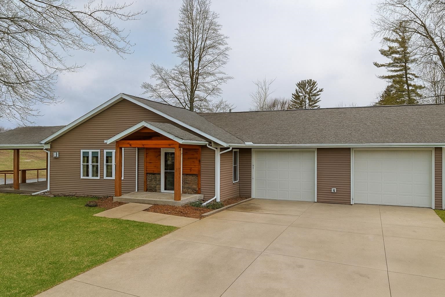 Beaverton, Michigan, 48612, United States, 3 Bedrooms Bedrooms, ,2 BathroomsBathrooms,Residential,For Sale,2008560