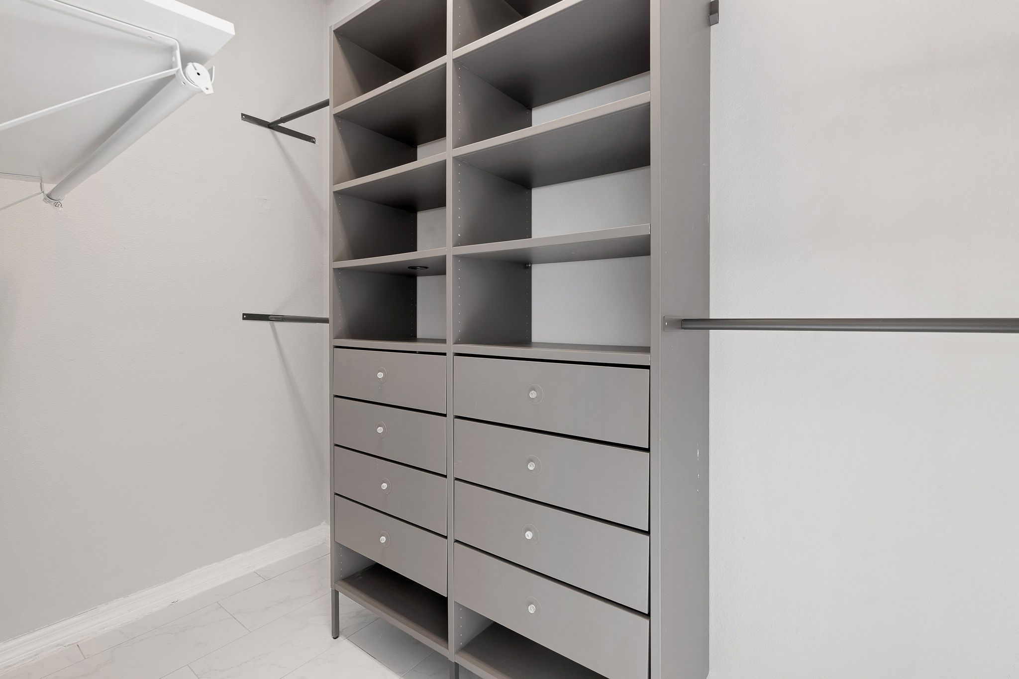 Largo, Florida, 33771, United States, 5 Bedrooms Bedrooms, ,3 BathroomsBathrooms,Residential,For Sale,1980944