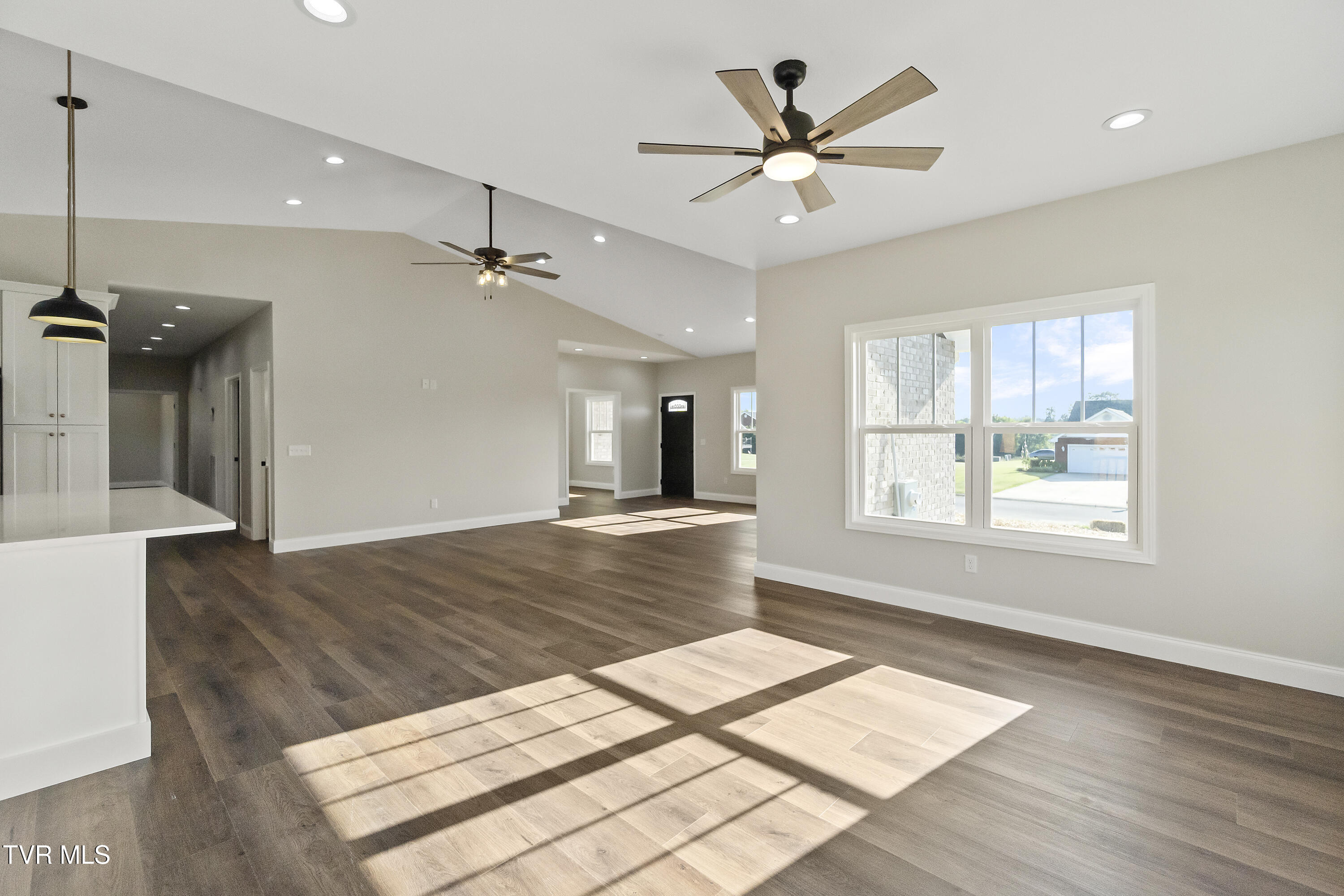 Greeneville, Tennessee, 37745, United States, 3 Bedrooms Bedrooms, ,2 BathroomsBathrooms,Residential,For Sale,1935533