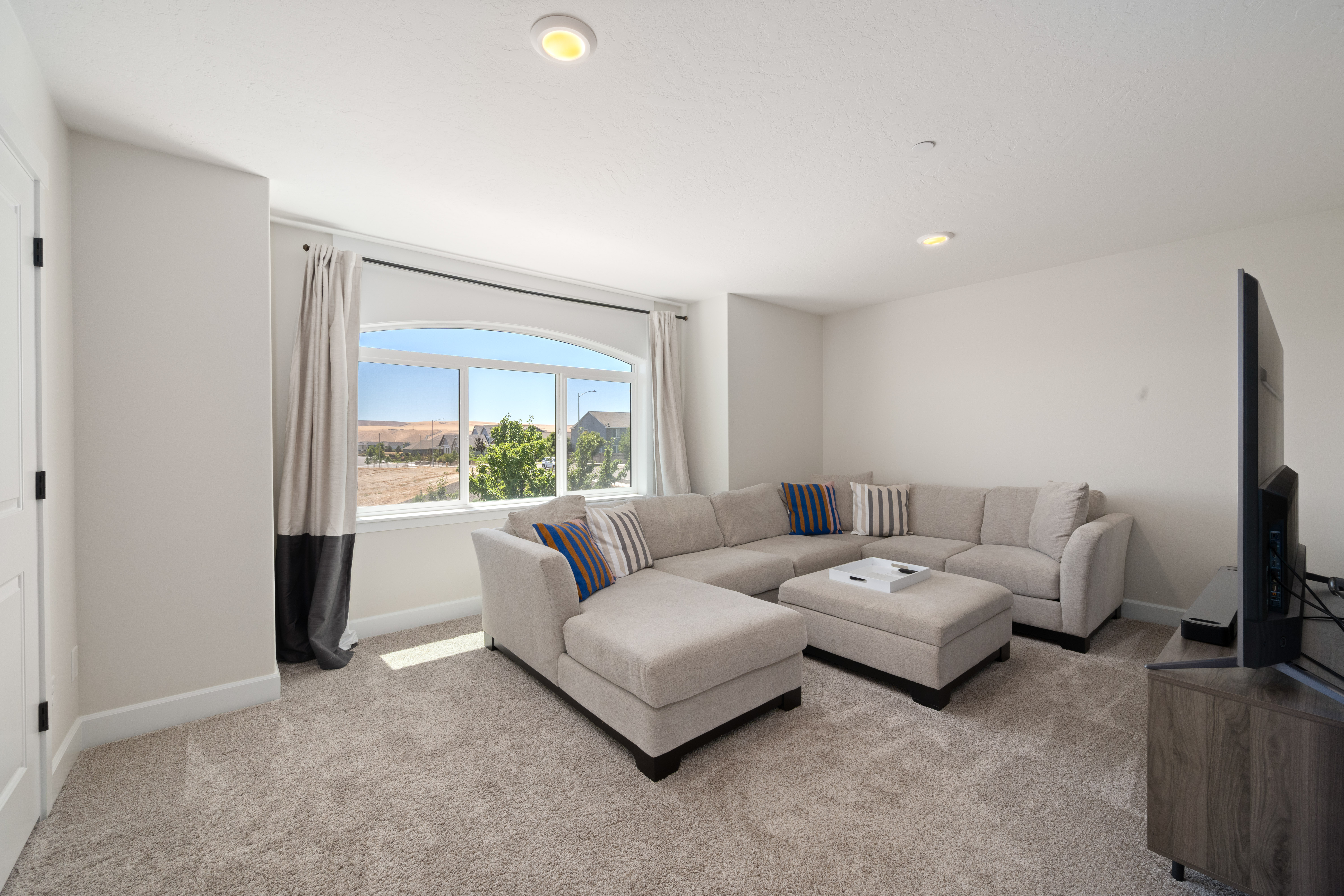  Immaculate Home Private Back yard, Bonus Room - 物件實景