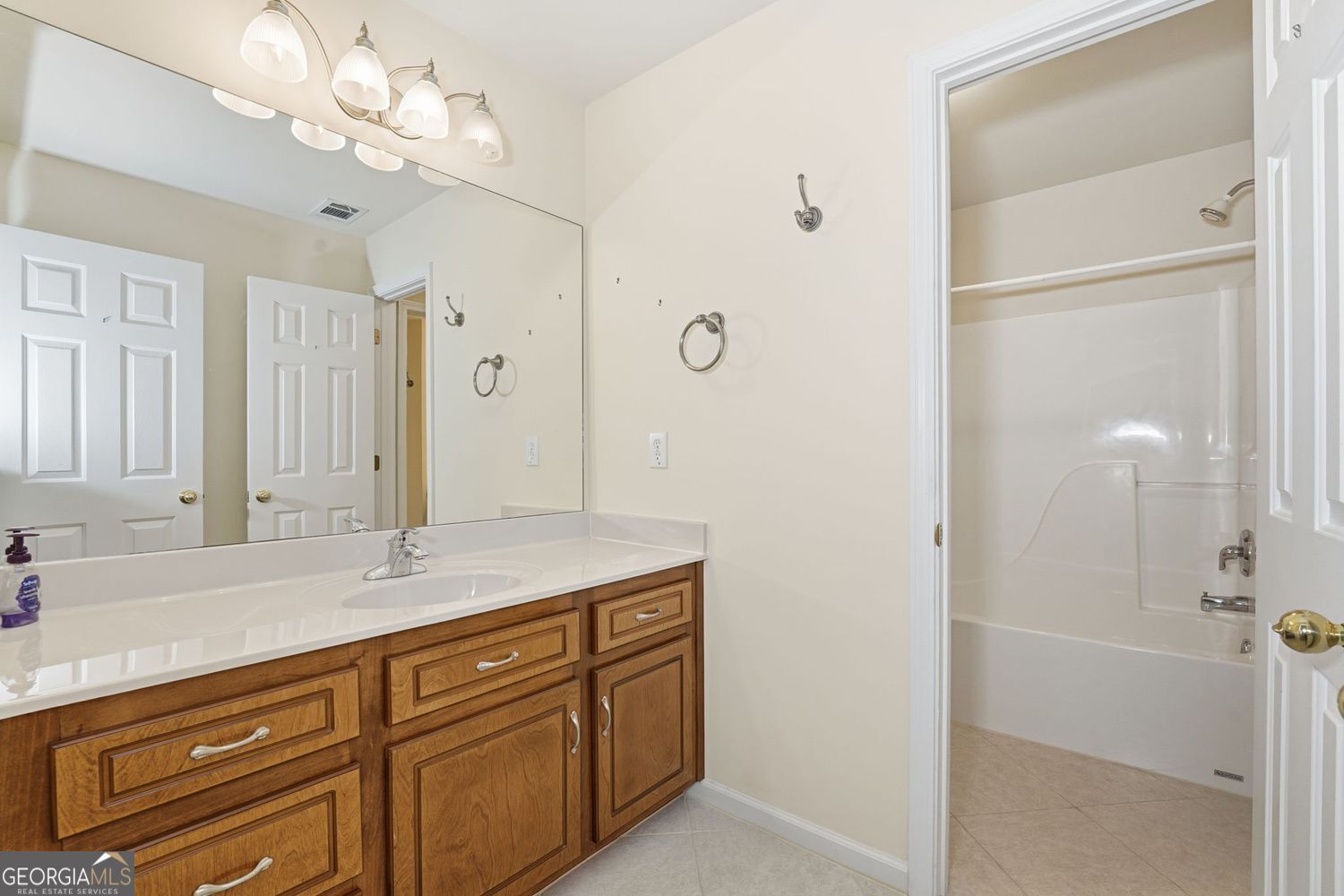 Canton, Georgia, 30114, United States, 4 Bedrooms Bedrooms, ,3 BathroomsBathrooms,Residential,For Sale,2006586