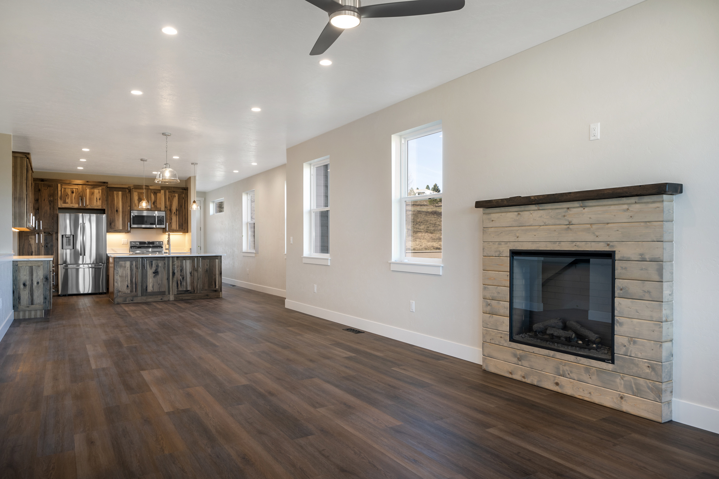 Polson, Montana, 59860, United States, 3 Bedrooms Bedrooms, ,2 BathroomsBathrooms,Residential,For Sale,1882171