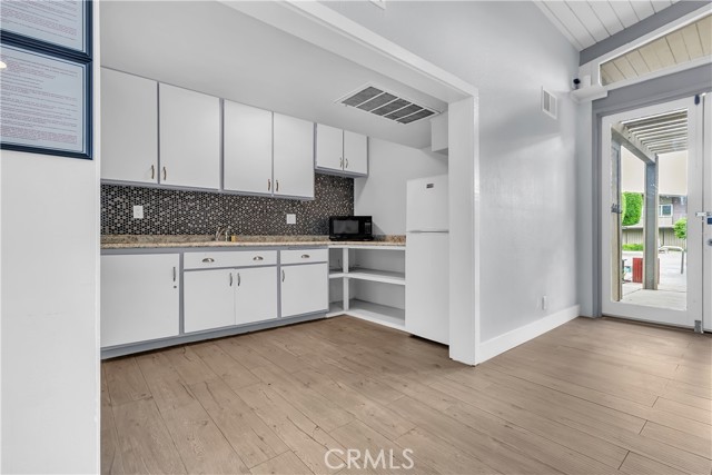 Torrance, California, 90502, United States, 2 Bedrooms Bedrooms, ,2 BathroomsBathrooms,Residential,For Sale,1987112