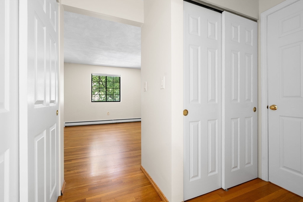 Newton, Massachusetts, 02459, United States, 2 Bedrooms Bedrooms, ,2 BathroomsBathrooms,Residential,For Sale,1941065