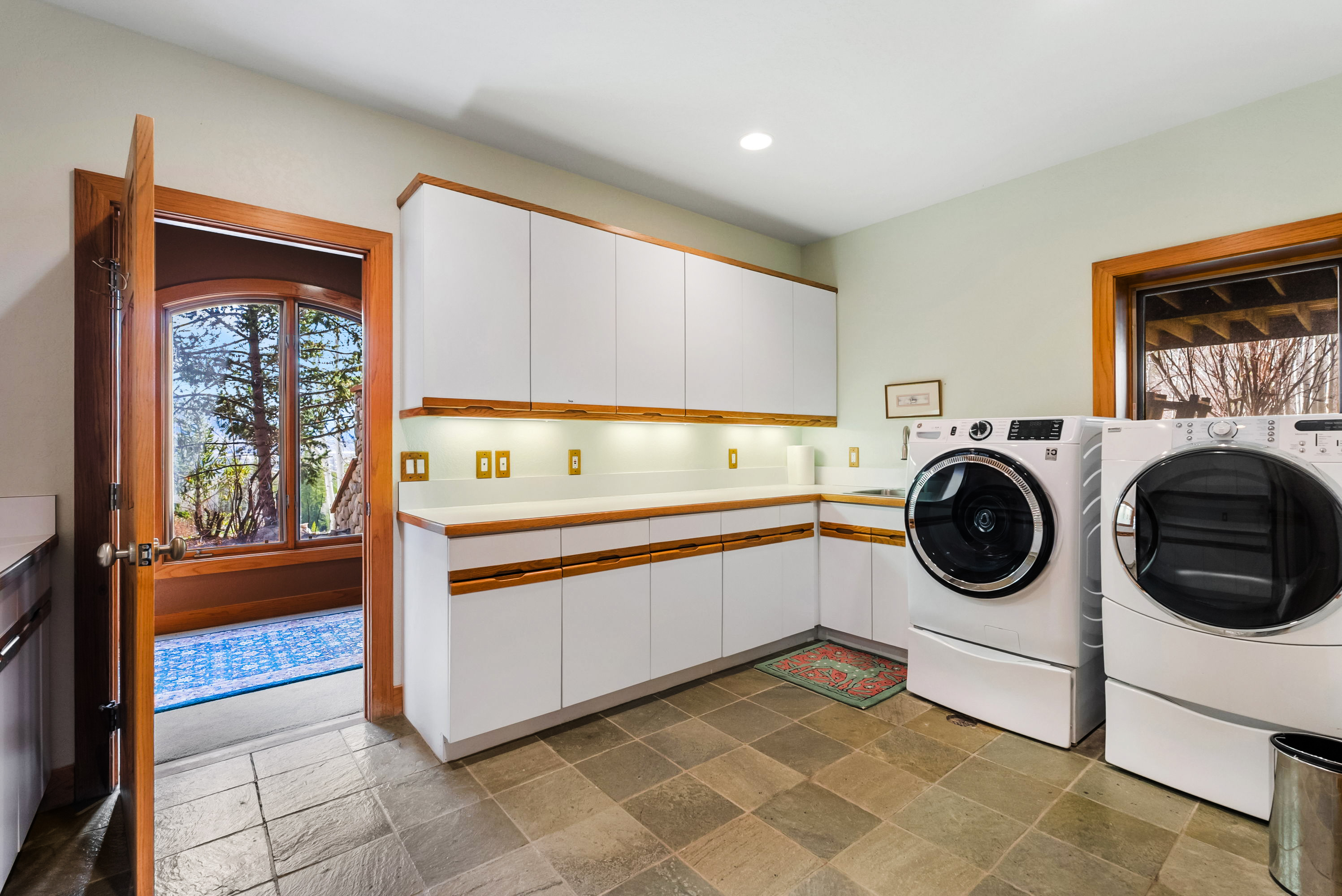  Welcome to One of Summit County