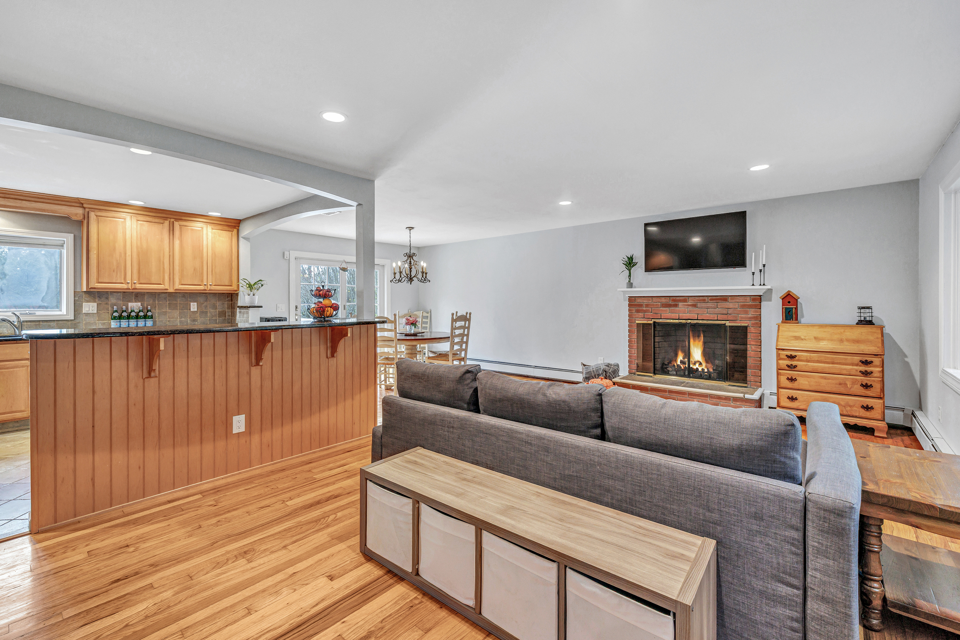 Monroe, Connecticut, 06468, United States, 4 Bedrooms Bedrooms, ,3 BathroomsBathrooms,Residential,For Sale,1989418