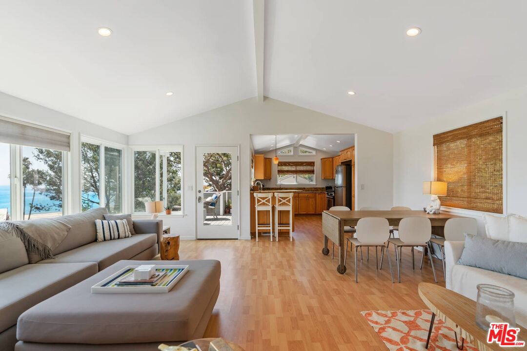 Malibu, California, 90265, United States, 1 Bedroom Bedrooms, ,1 BathroomBathrooms,Residential,For Sale,1891737