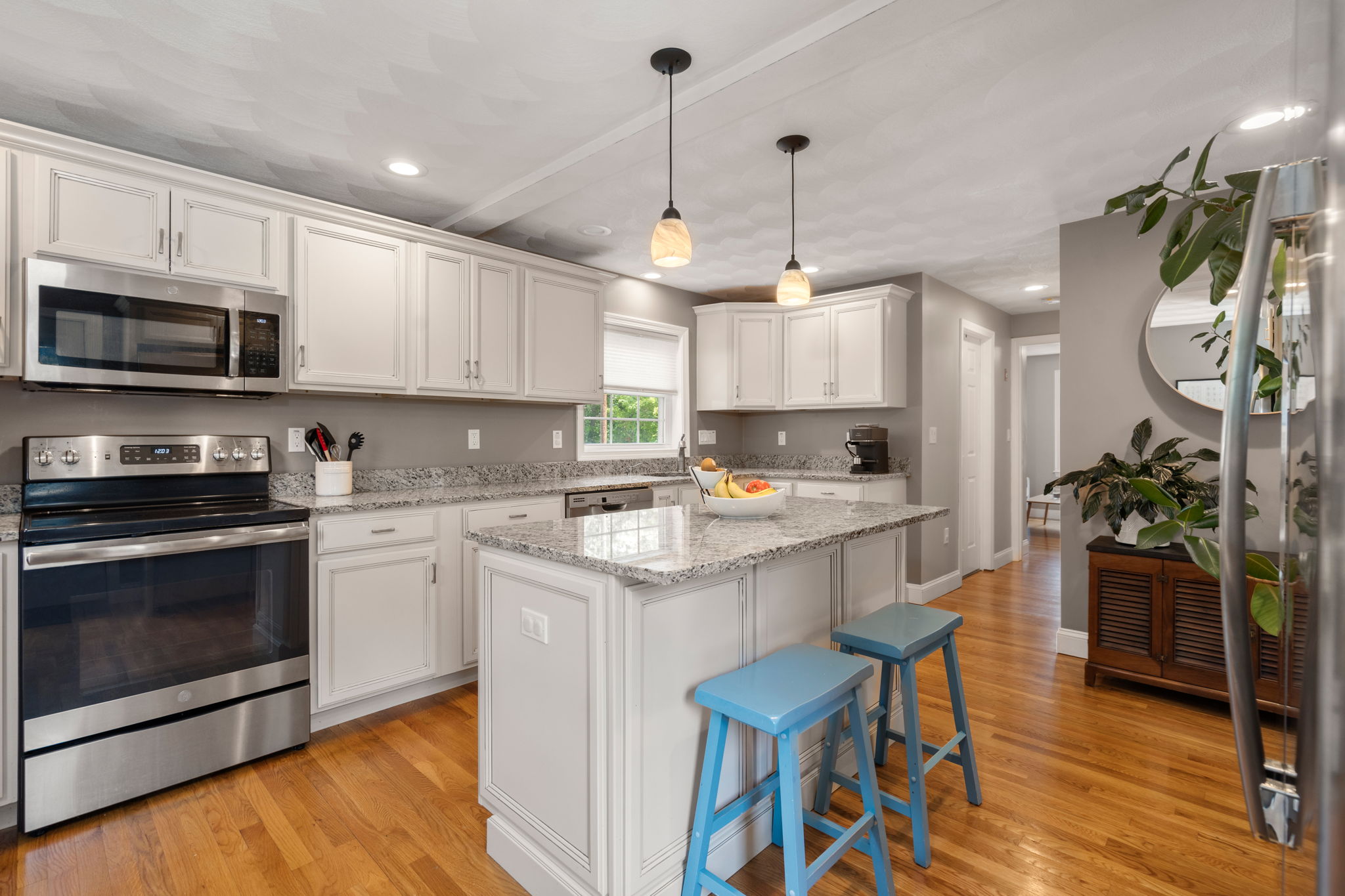  46 Macarthur Road, Stoneham, MA, 02180 - 物件實景