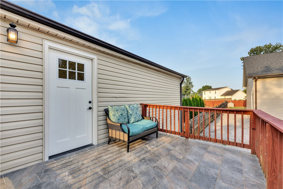Greenville, South Carolina, 29607, United States, 5 Bedrooms Bedrooms, ,4 BathroomsBathrooms,Residential,For Sale,1947987