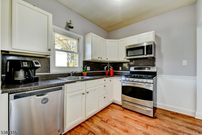 Berkeley Heights Twp., New Jersey, 07922, United States, 3 Bedrooms Bedrooms, ,1 BathroomBathrooms,Residential,For Sale,1994773