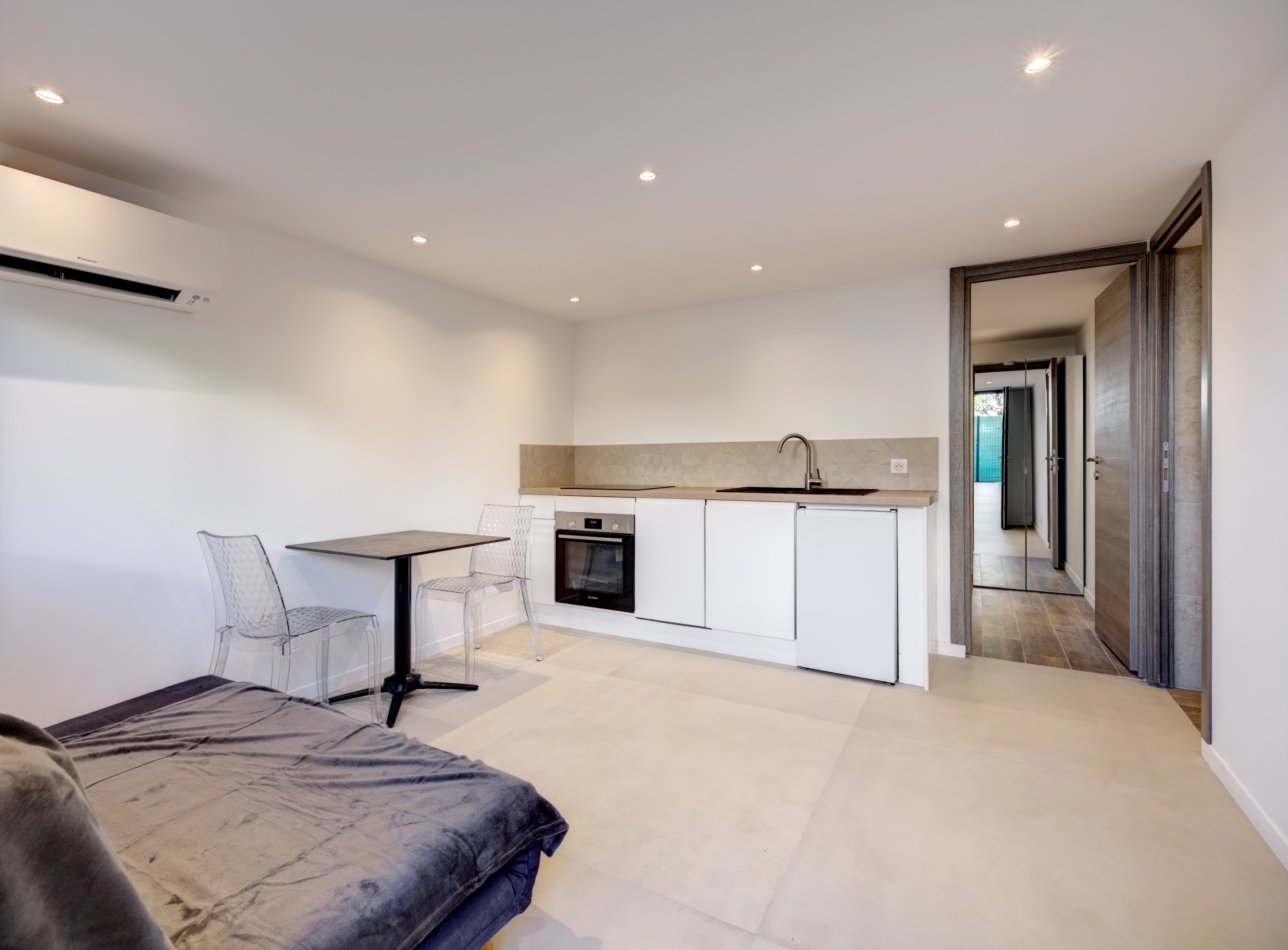  Cannes Tassigny elegant villa for sale, garden, spacious living area - 物件實景
