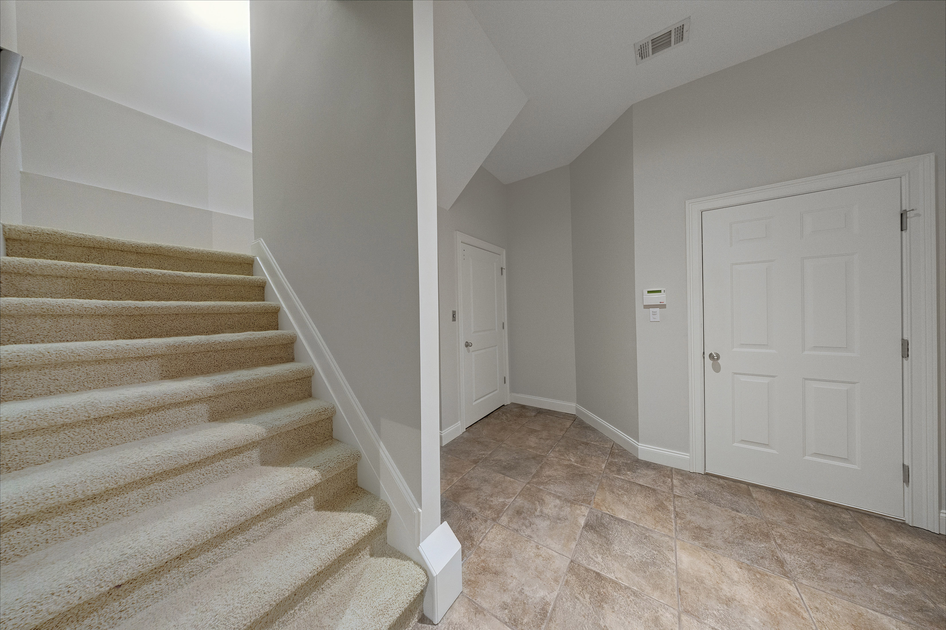  Sandy Springs Townhome Lives Like a Single Family Residence - 物件實景